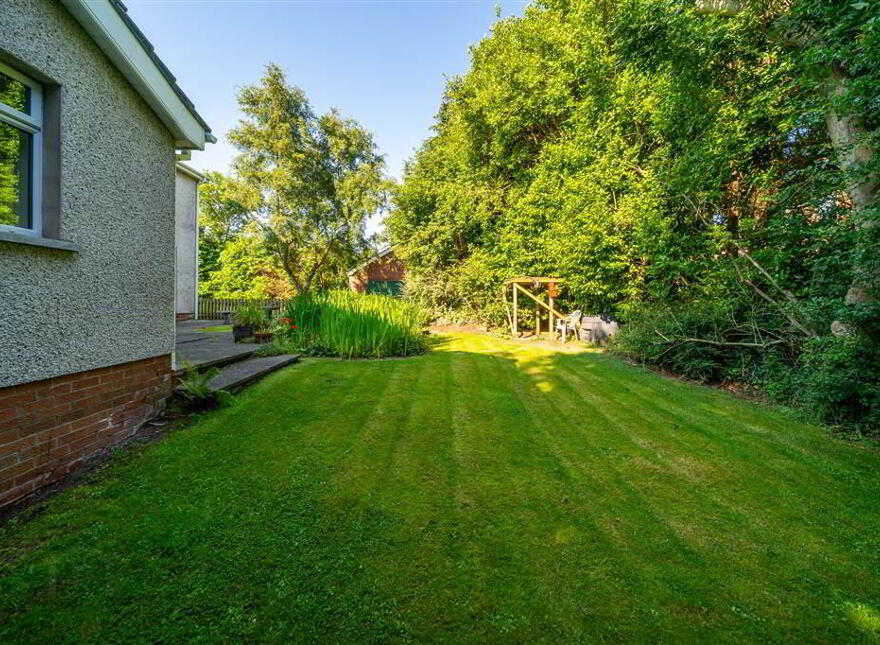 1 Woodland Avenue, Helens Bay, BT19 1TX