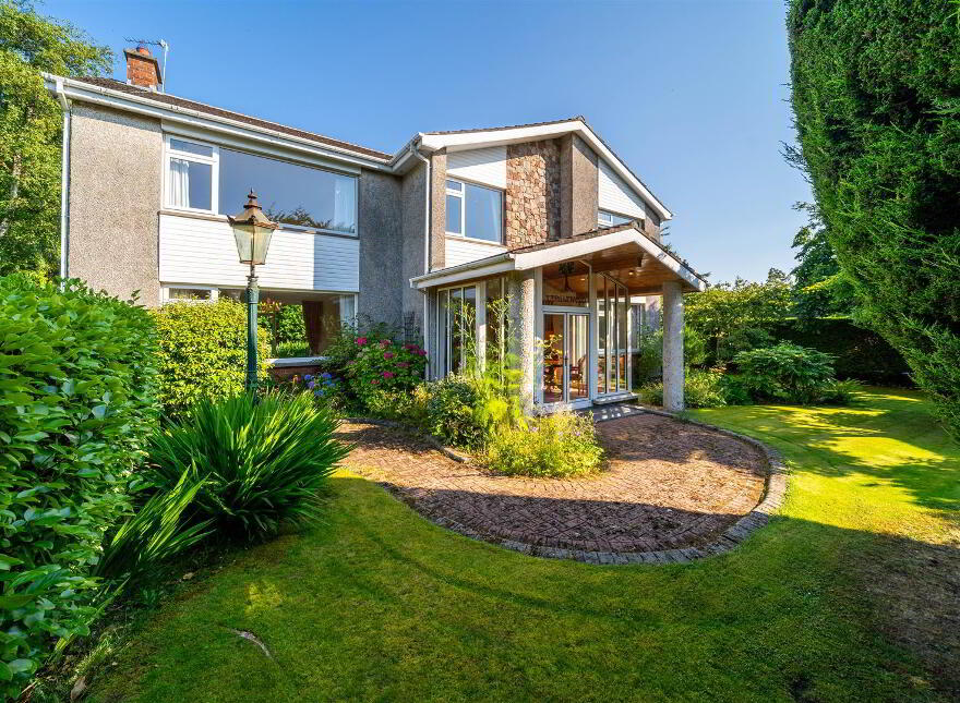 1 Woodland Avenue, Helens Bay, BT19 1TX