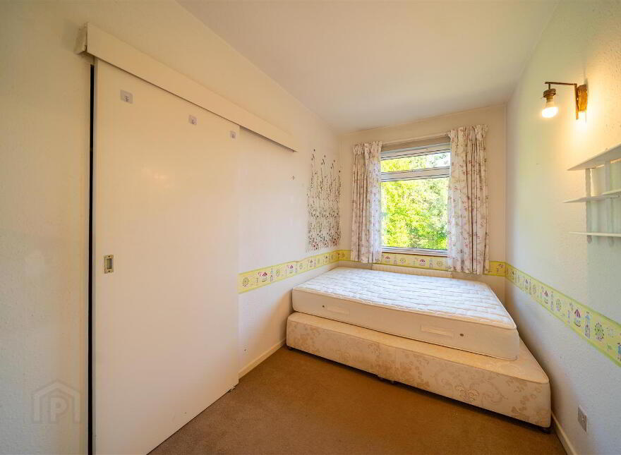1 Woodland Avenue, Helens Bay, BT19 1TX