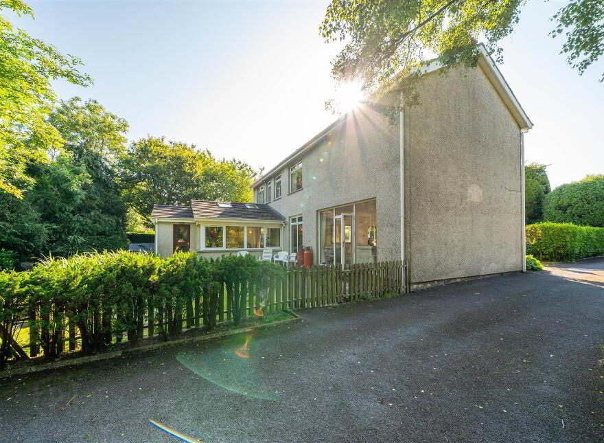 1 Woodland Avenue, Helens Bay, BT19 1TX