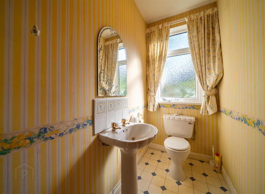 1 Woodland Avenue, Helens Bay, BT19 1TX