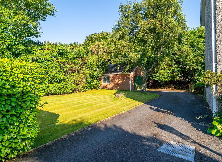 1 Woodland Avenue, Helens Bay, BT19 1TX
