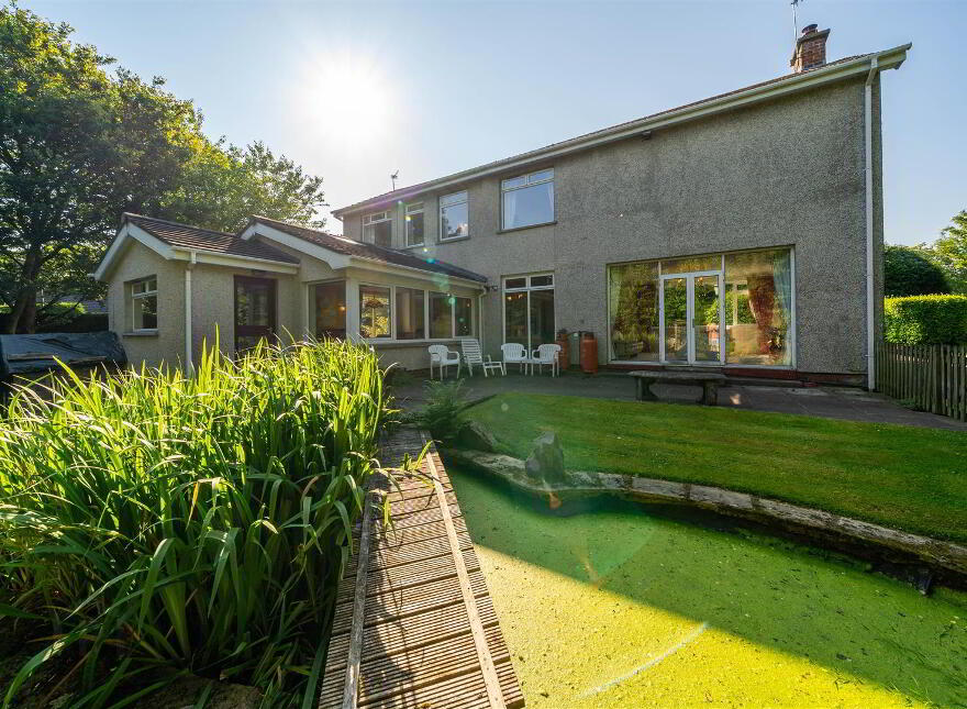1 Woodland Avenue, Helens Bay, BT19 1TX