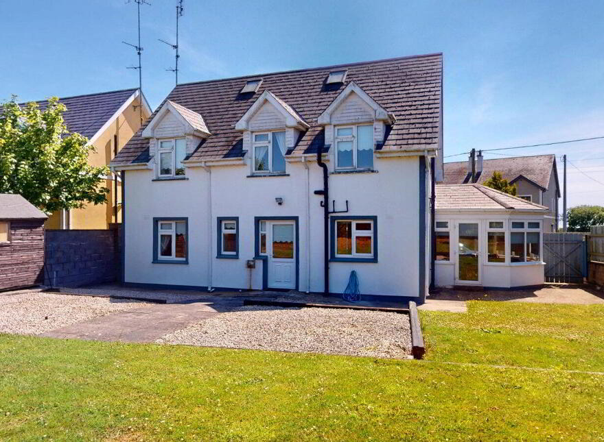 2 Ballygarron, Kilmuckridge, Y25F223