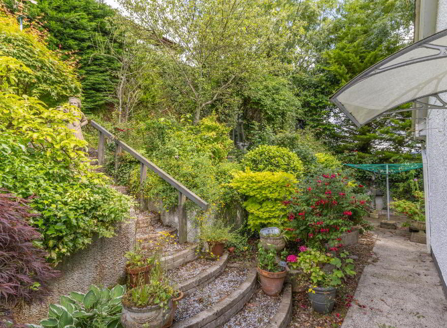 3 The Woodlands, Warrenpoint, Newry, BT34 3WL