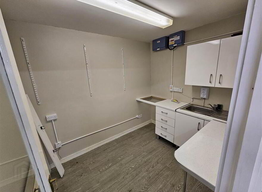 Unit 25, Glenwood Business Centre, Springbank Place, Belfast, BT17 0YU