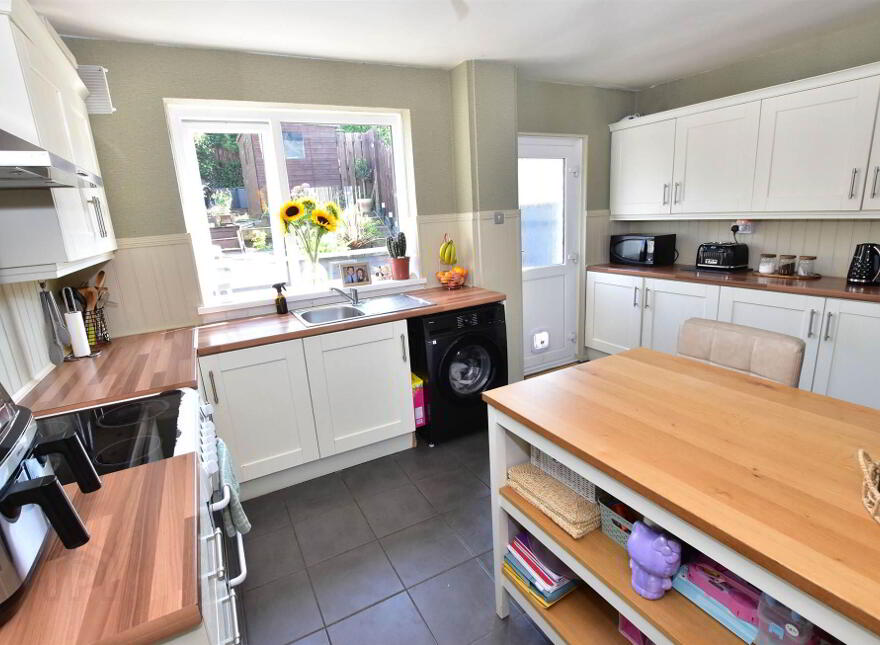 10 Stranmore Avenue, Newtownards, BT23 8JU