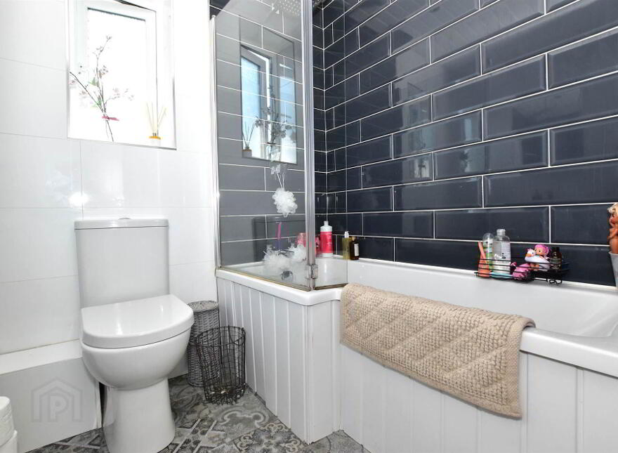 10 Stranmore Avenue, Newtownards, BT23 8JU