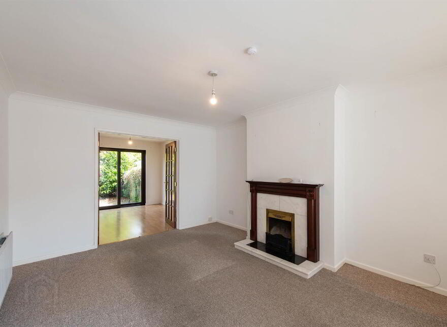 23 Meadowvale, Saintfield, Ballynahinch, BT24 7DW