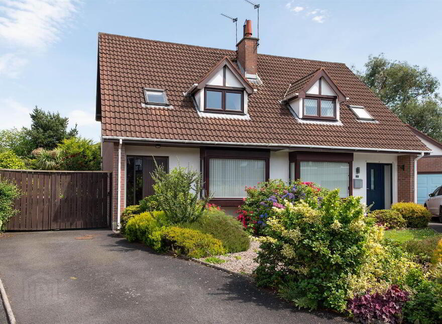 23 Meadowvale, Saintfield, Ballynahinch, BT24 7DW photo