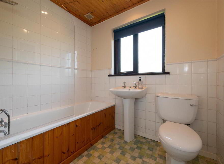 23 Meadowvale, Saintfield, Ballynahinch, BT24 7DW