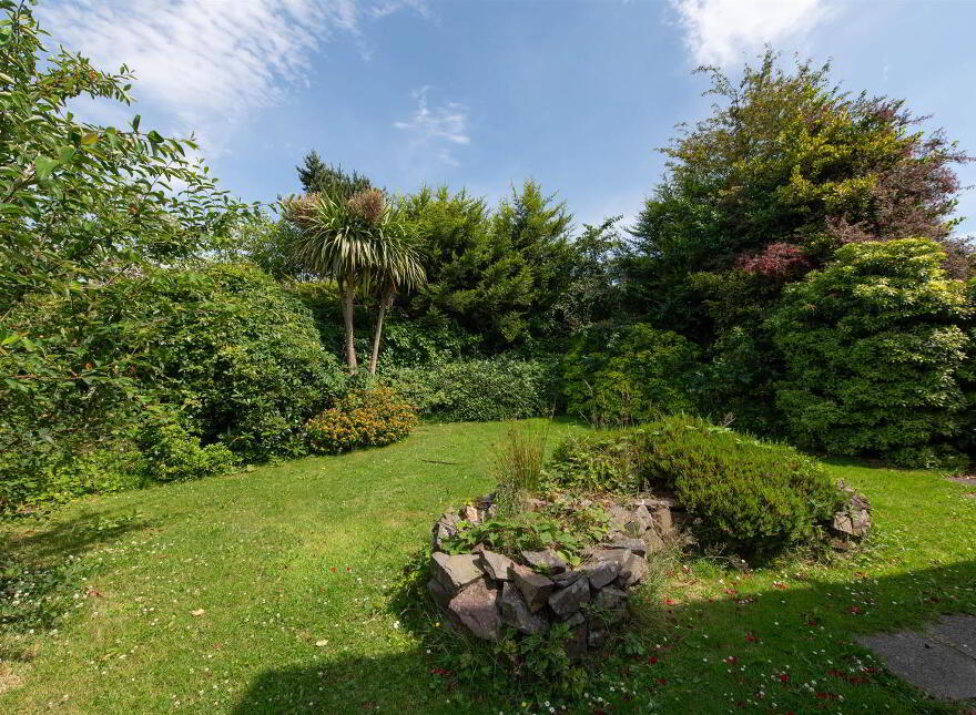 23 Meadowvale, Saintfield, Ballynahinch, BT24 7DW