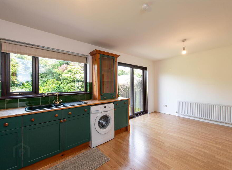 23 Meadowvale, Saintfield, Ballynahinch, BT24 7DW