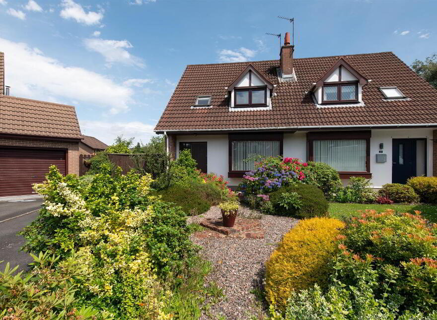 23 Meadowvale, Saintfield, Ballynahinch, BT24 7DW