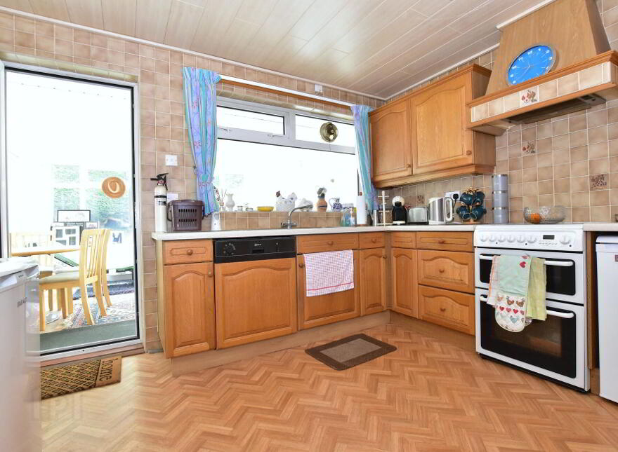 5 Corby Drive, Lisburn, BT28 3HG