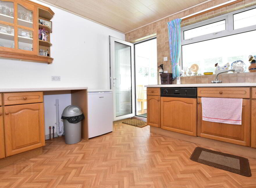5 Corby Drive, Lisburn, BT28 3HG