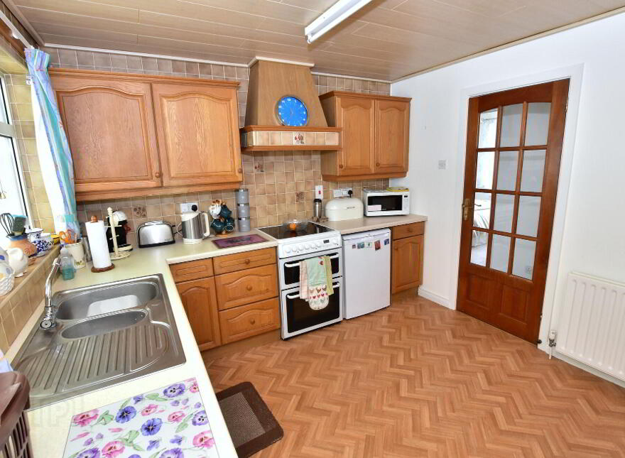 5 Corby Drive, Lisburn, BT28 3HG