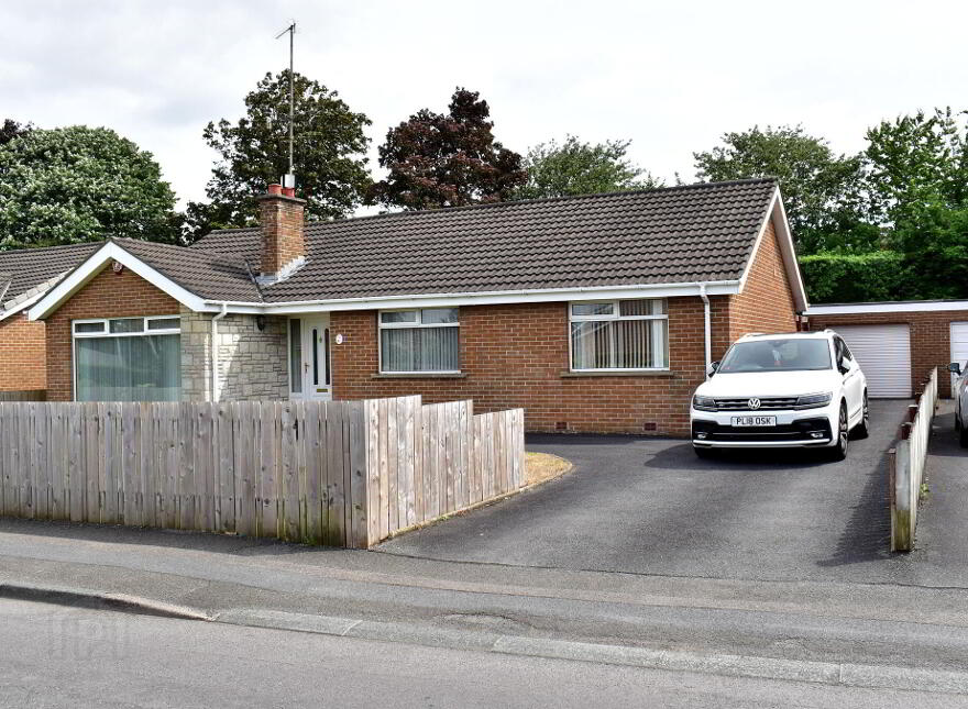 5 Corby Drive, Lisburn, BT28 3HG