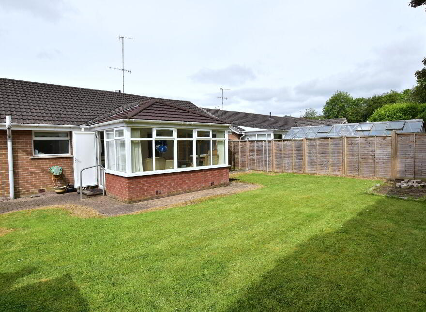 5 Corby Drive, Lisburn, BT28 3HG