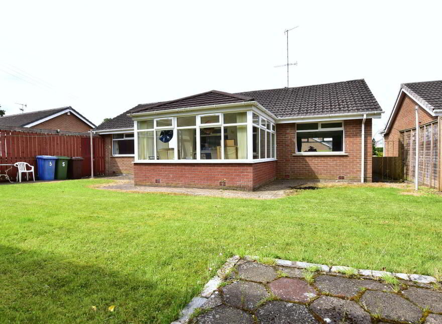 5 Corby Drive, Lisburn, BT28 3HG