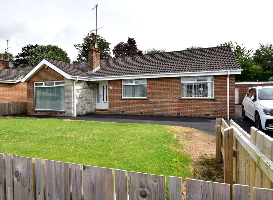 5 Corby Drive, Lisburn, BT28 3HG