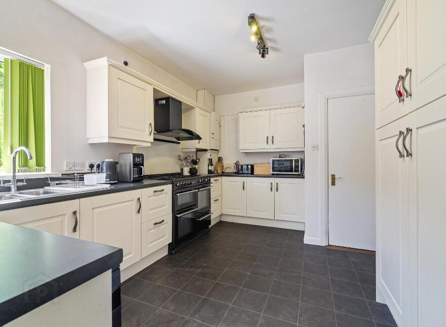 86 Malone Road, Belfast, BT9 5HP