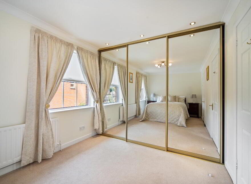 3 Oakwood Court, Malone, Belfast, BT9 6DF