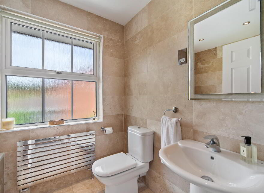 3 Oakwood Court, Malone, Belfast, BT9 6DF