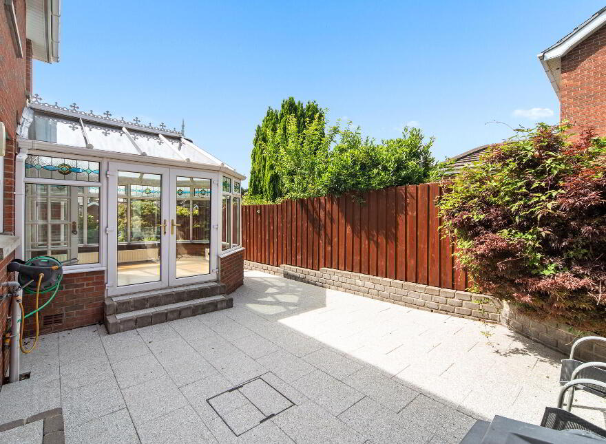 3 Oakwood Court, Malone, Belfast, BT9 6DF