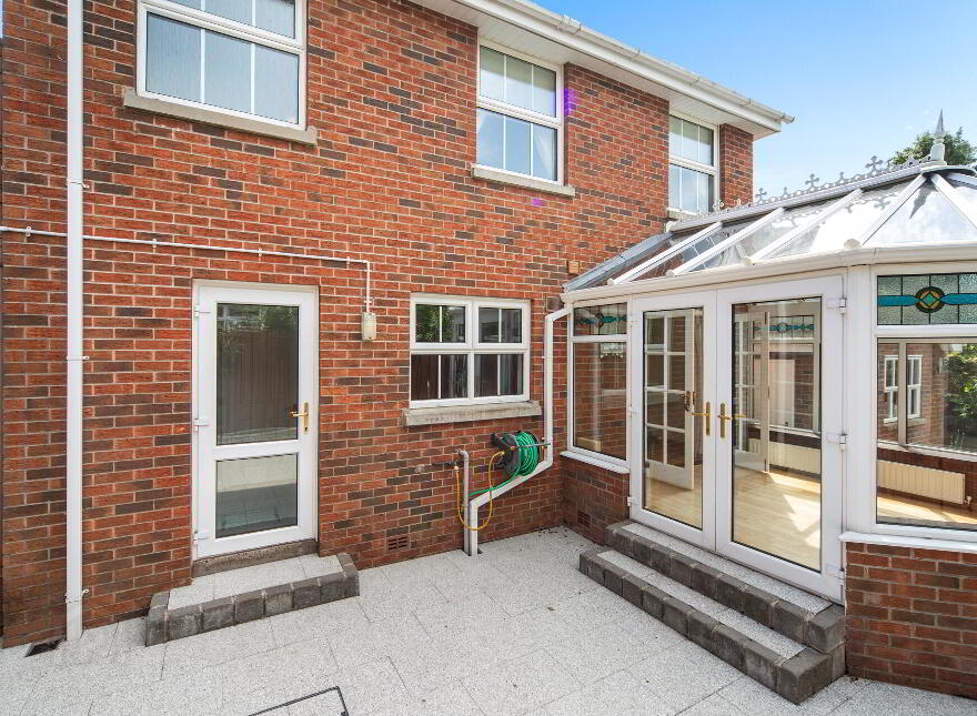 3 Oakwood Court, Malone, Belfast, BT9 6DF