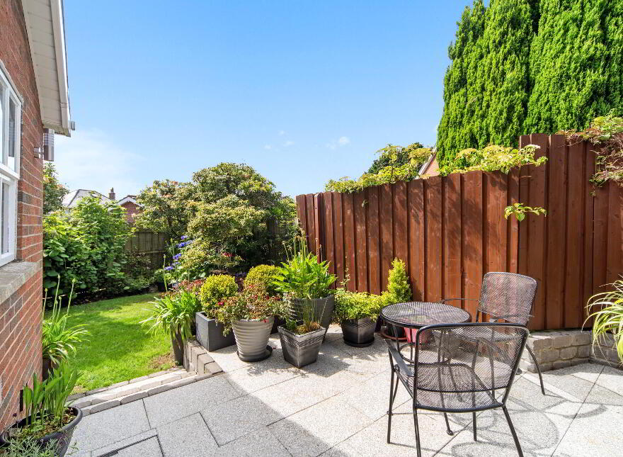 3 Oakwood Court, Malone, Belfast, BT9 6DF