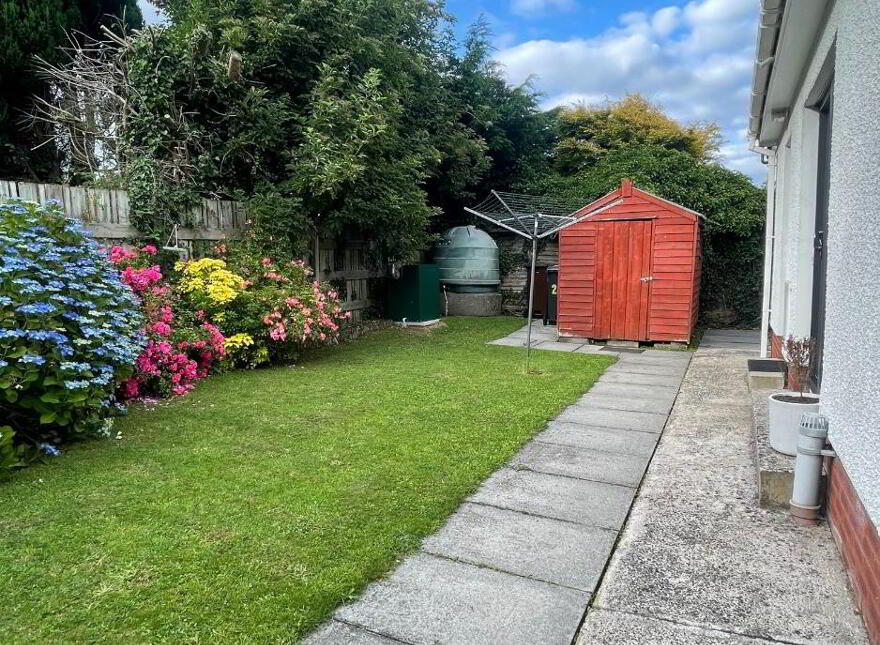 24 Meadowlands Avenue, Warrenpoint, Newry, BT34 3FY