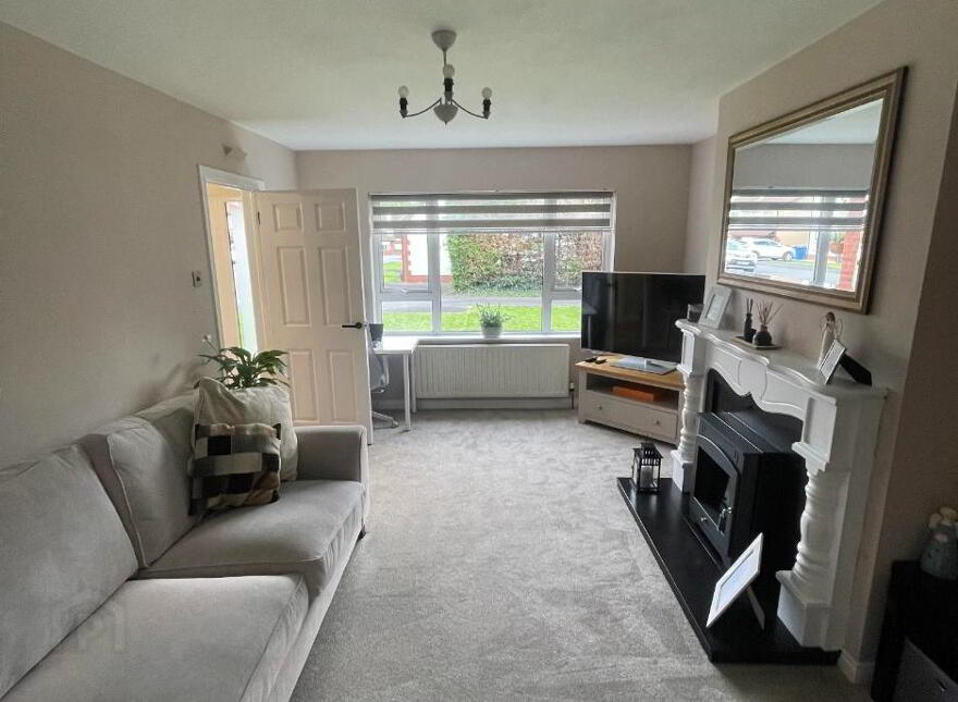 24 Meadowlands Avenue, Warrenpoint, Newry, BT34 3FY