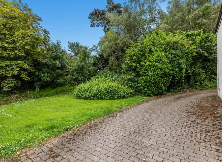 37 Millmount Lane, Dundonald, Belfast, BT16 1WN