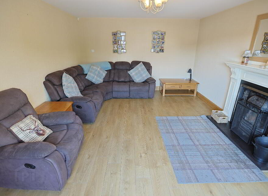 74 Castle Rise, Tandragee, Craigavon, BT62 2NF