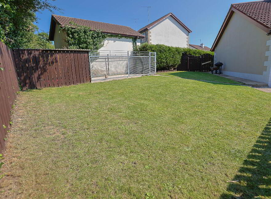 74 Castle Rise, Tandragee, Craigavon, BT62 2NF