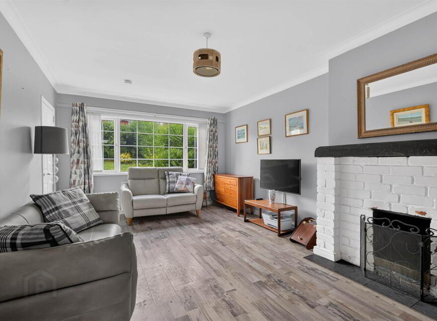 38 Glen Road, Castlereagh, Belfast, BT5 7LT