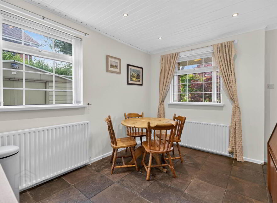 38 Glen Road, Castlereagh, Belfast, BT5 7LT