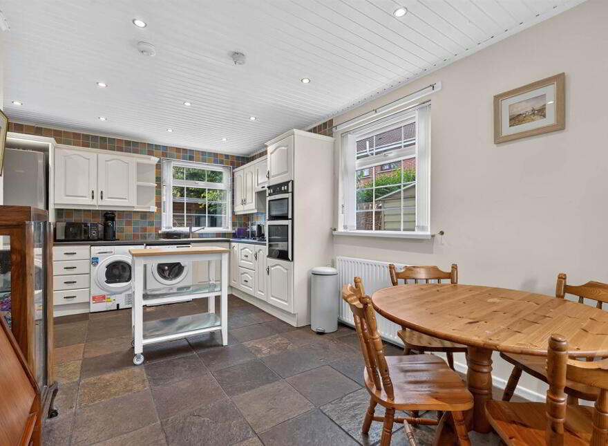 38 Glen Road, Castlereagh, Belfast, BT5 7LT