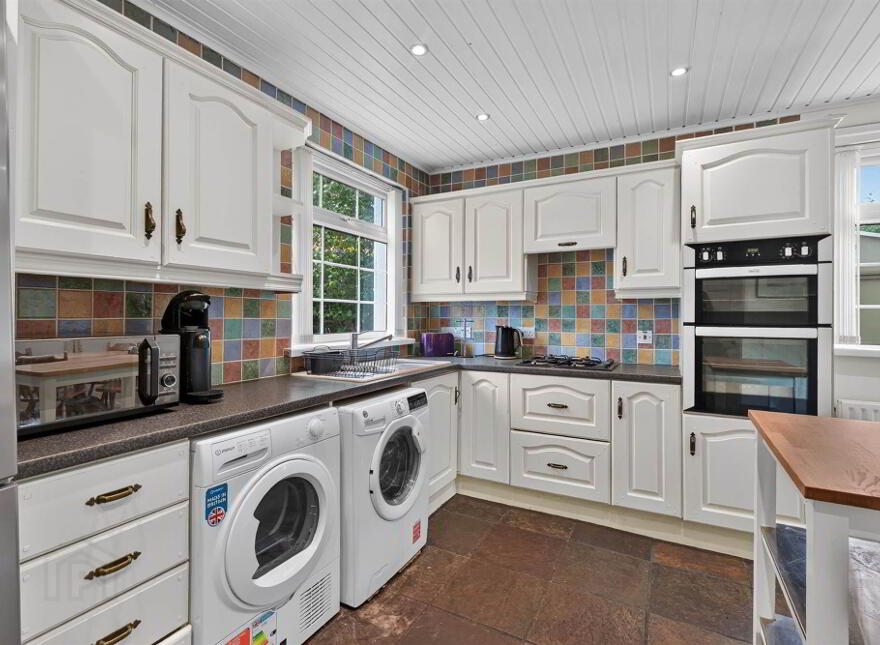 38 Glen Road, Castlereagh, Belfast, BT5 7LT