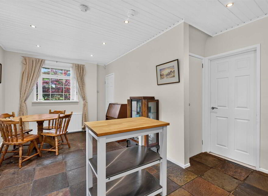 38 Glen Road, Castlereagh, Belfast, BT5 7LT