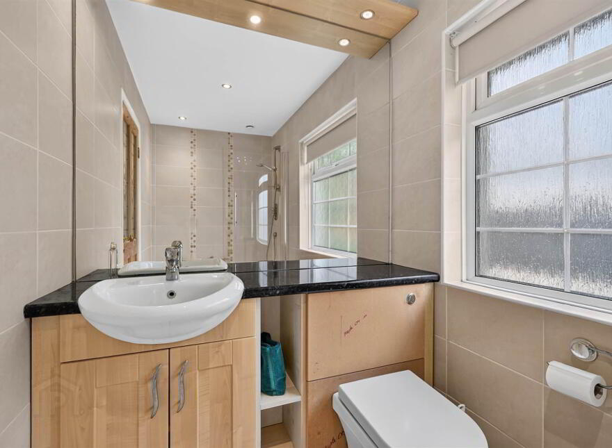 38 Glen Road, Castlereagh, Belfast, BT5 7LT