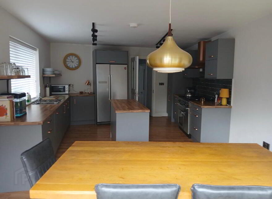 Goat Street, Dingle, V92K251