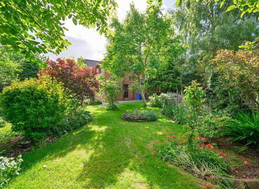 Mistlethwaite, 4 The Cairns, Belfast, BT4 2JQ