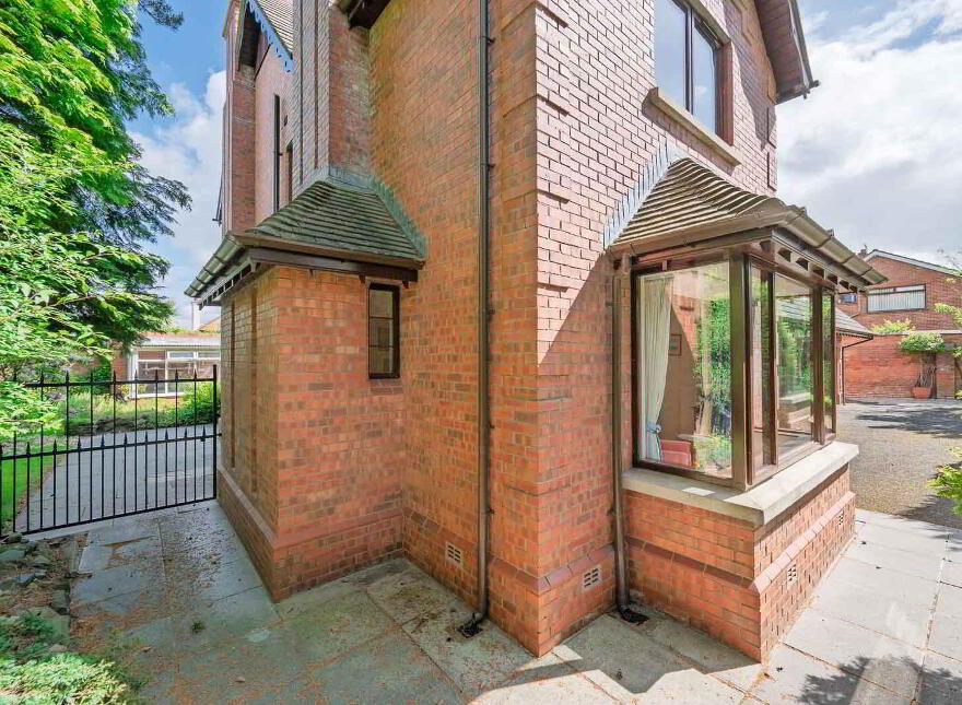 Mistlethwaite, 4 The Cairns, Belfast, BT4 2JQ