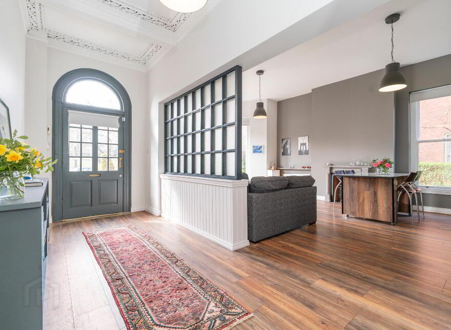 1, 14 College Gardens, Belfast, BT9 6BQ