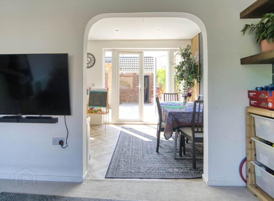 36 Lisnagarvey Drive, Lisburn, BT28 3DW