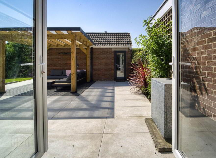 36 Lisnagarvey Drive, Lisburn, BT28 3DW