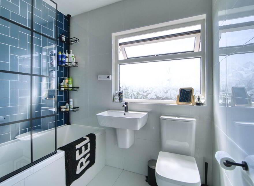 36 Lisnagarvey Drive, Lisburn, BT28 3DW