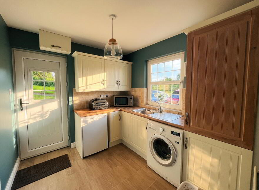 109 Moorefield Road, Dromore, BT78 3LR